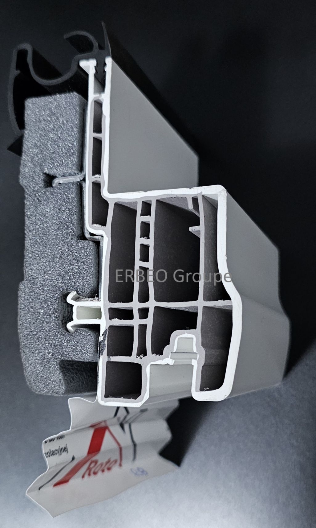 fenetre de toit en PVC profilé R8 Roto